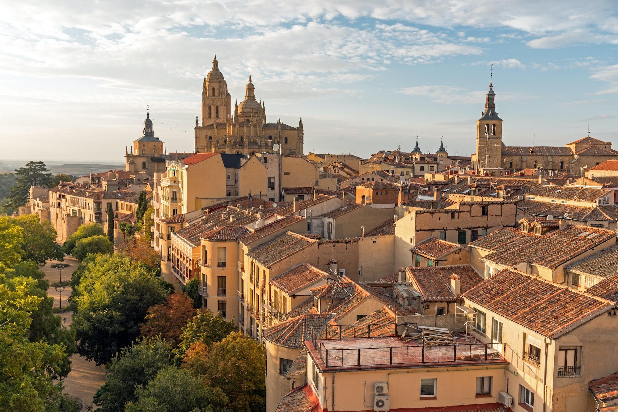Escapada romántica en Segovia – ¡Descubre El Planeta Escondido!
